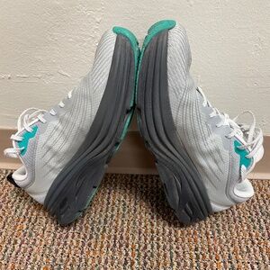 Hoka One Bondi 8 Stealth, men’s 10.5